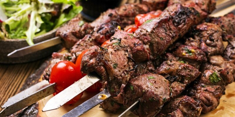 9 правил заядлого шашлычника, знать которые просто необходимо! Теперь мяско всегда сочное.