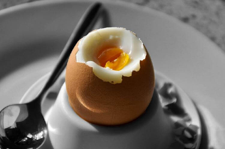 Исследования показали, что будет с организмом, если съедать по 2 яйца в день