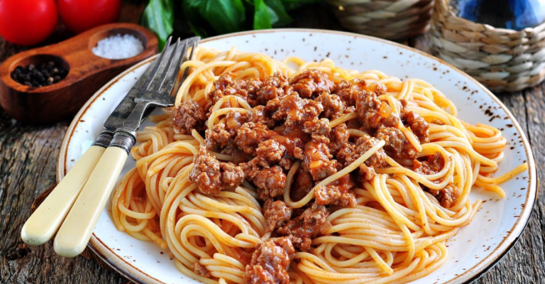 8 рецептов макарон по-флотски с фаршем − как вкусно приготовить в мультиварке и на сковороде