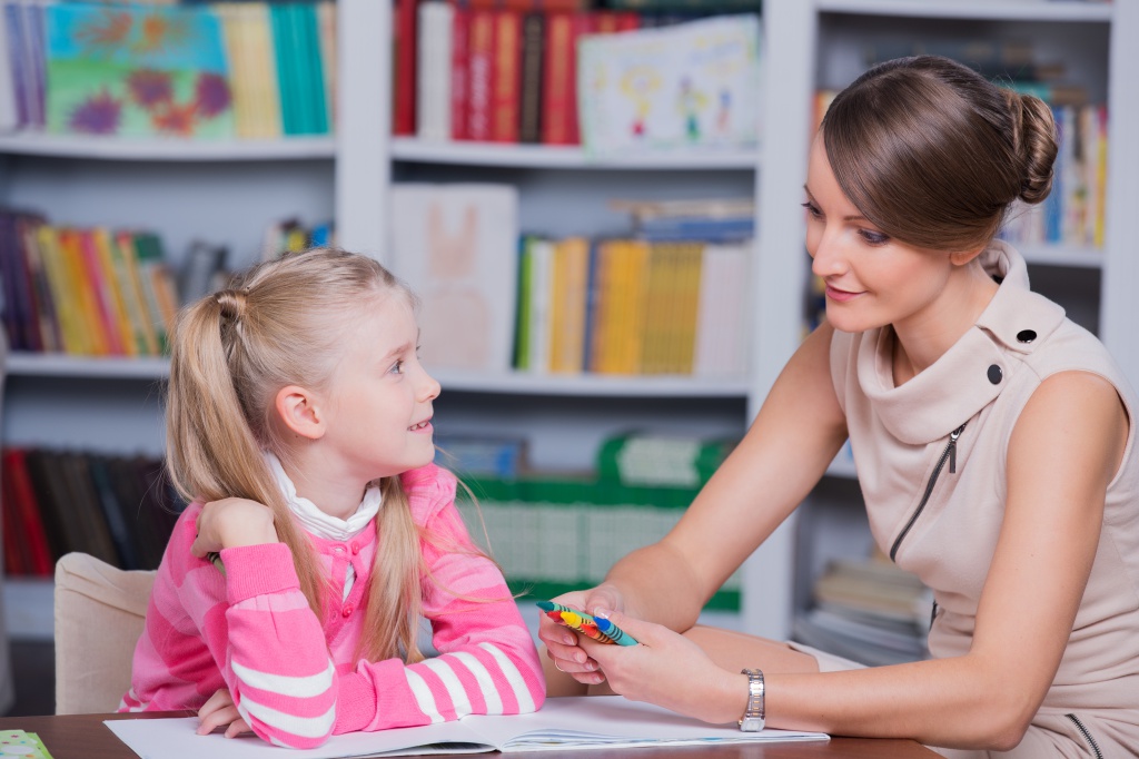 Психологическая помощь ребенку: зачем нужны услуги психологов и кому